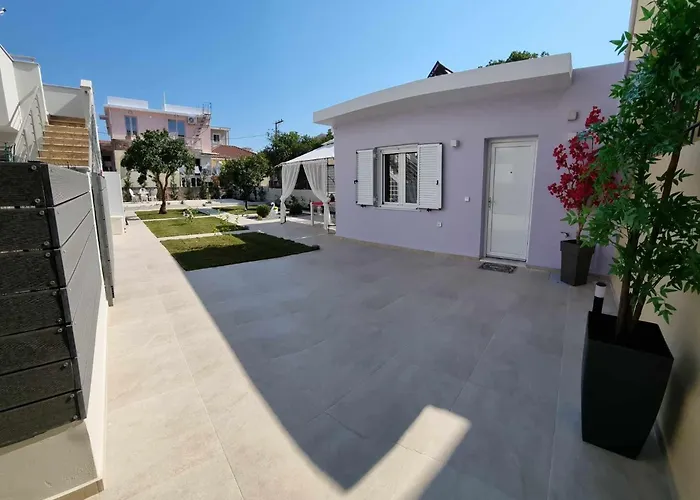 Fiore , 200m From Square Dom wakacyjny *